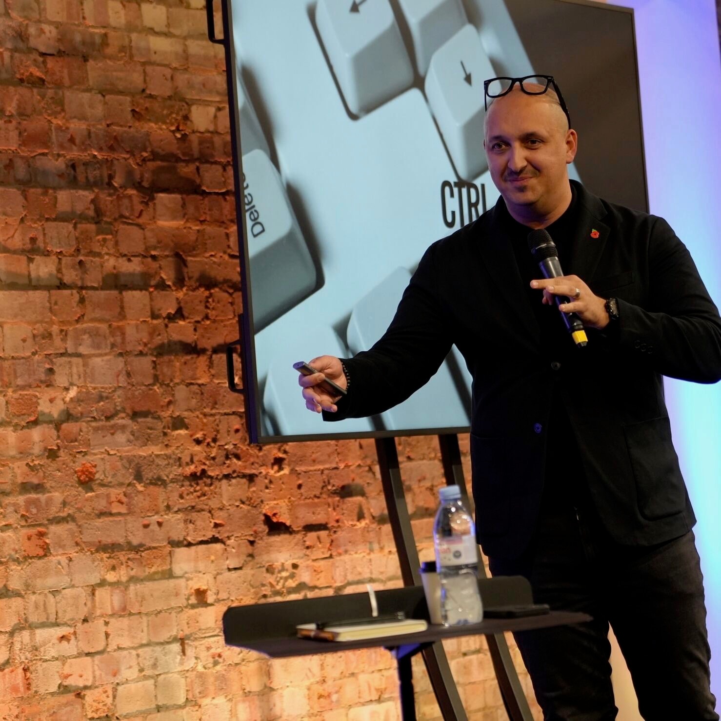 James Poulter speaking at an event - Photo 5